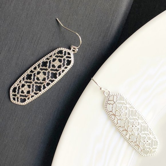 NEW Oval Filigree Earrings (silver) - Picture 1 of 7
